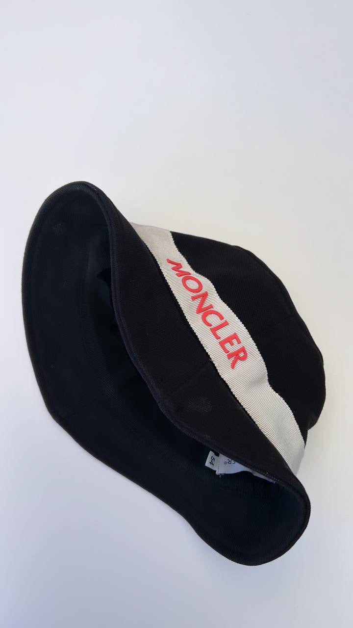 Moncler hat 54cm