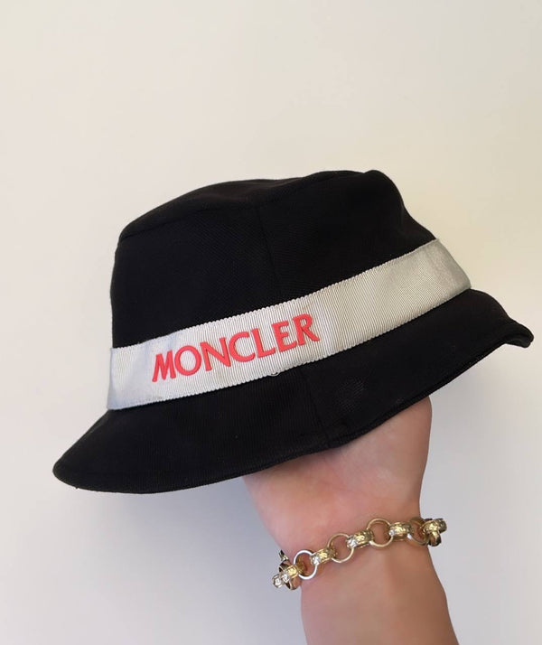 Moncler hat 54cm