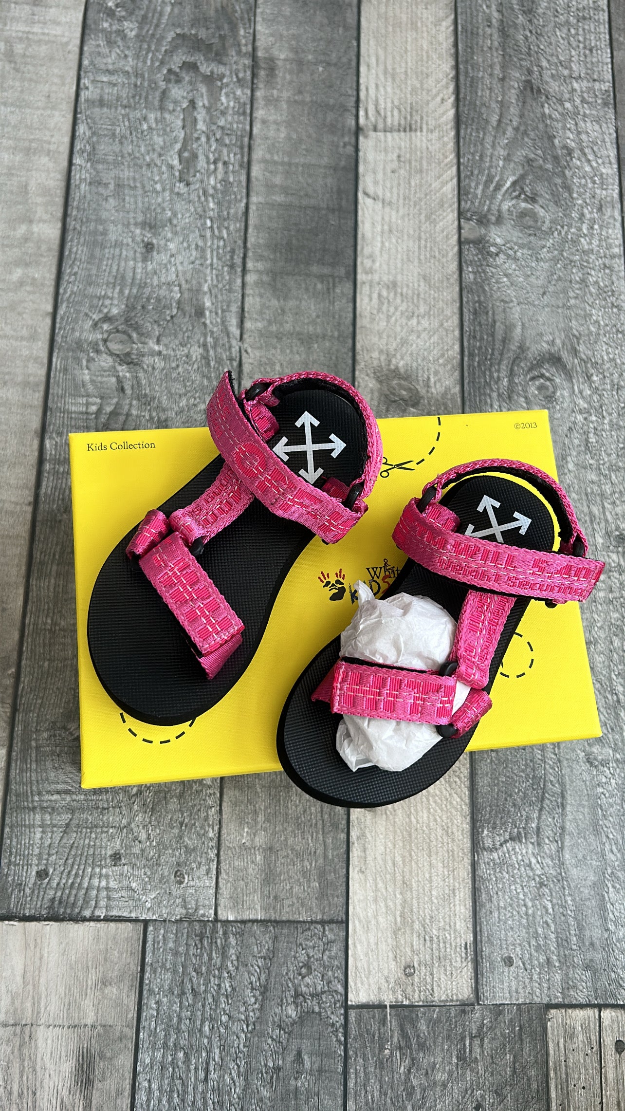 Off white sandals - multiples sizes