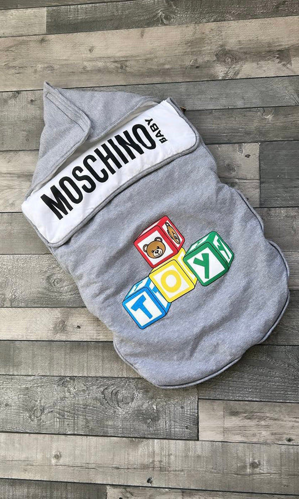 Moschino cosy toes