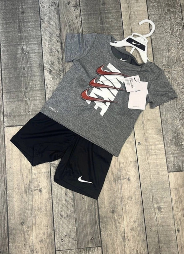 Nike short set 12m, 18m