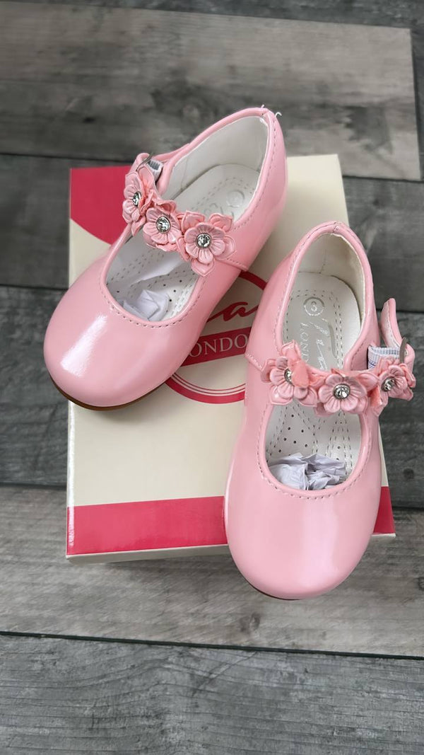 Shoes children - size 3, 4, 6, 9